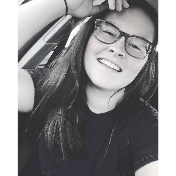 Meet your Posher, Nichole - Picture 1 of 1